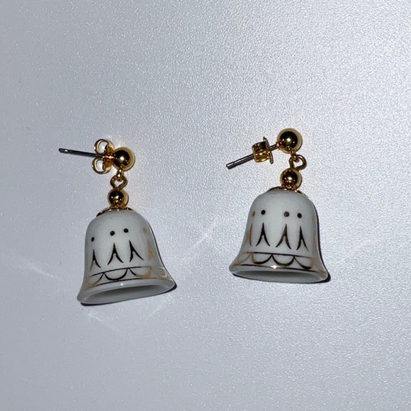 Avon 1992 Genuine Porcelain Bell Gold-Toned Trim Post and Clutch Earrings - Picture 4 of 6